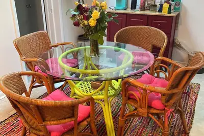 Image de Cheerful 4 bedroom house 8 min away from Uf