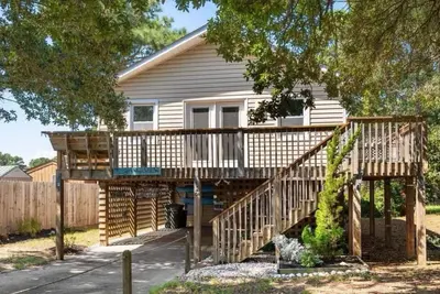 Image de Beachcomber’s Bounty: Undiscovered Beachside Gem