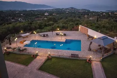 Image de Heaven Hill Villa with balcony