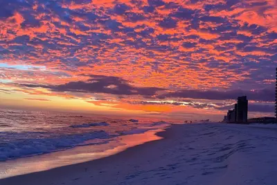 Image de Beautiful Beachfront Condo in Paradise Indoor & Outdoor Pool Perfect Location