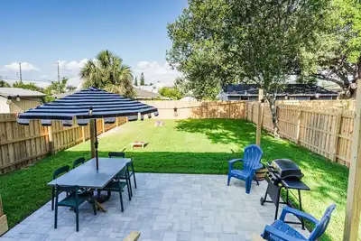 Image de Luxury 3br Townhome | Minutes to the Beach