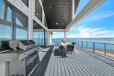Image de Lakeview Luxury Extended Stay - Unbelievable 360 views of Bear Lake - Quiet Stay