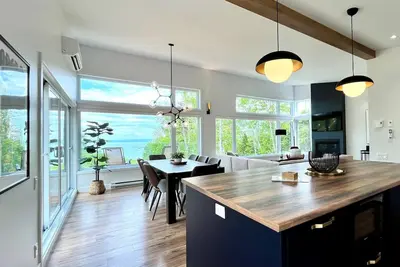 Image de Refuge 1 : Vue sur la Rivière & Spa Privé