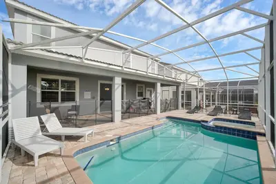 Image de Summer Sale☀️8br Home with Private Pool By Disney!
