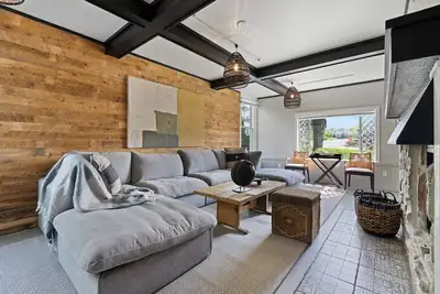 Image de The Egg Harbor Haven - Downtown Egg Harbor / Sleeps 12!