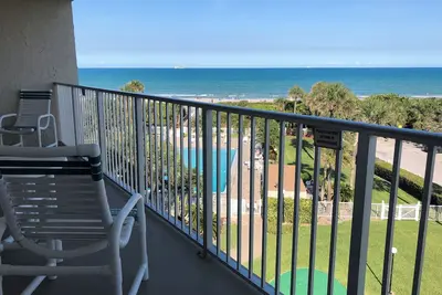 Image de Ocean Front Condominium Unit, Weekly furnished rental, Corporate Rate available.