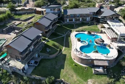 Image de Ernestina Village