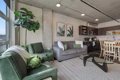 Image de High Rise with Gym and Free Parking