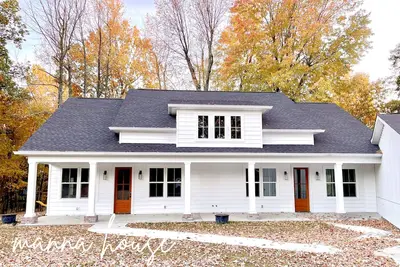 Image de New modern spacious unit, 5 miles from downtown, quiet country setting!