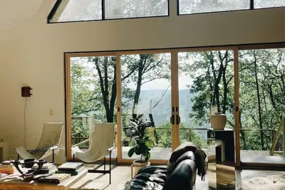 Stayframe: a designer getaway with mountain views