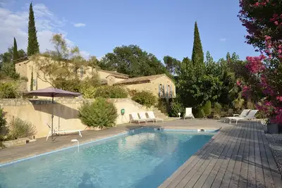 Image de Bastide en pierres, 10\/11 couchages, piscine