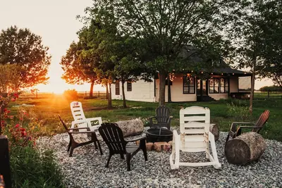 Image de Beautiful Sunsets at a Texas Ranch. Rustic, cozy, private & pet-friendly!