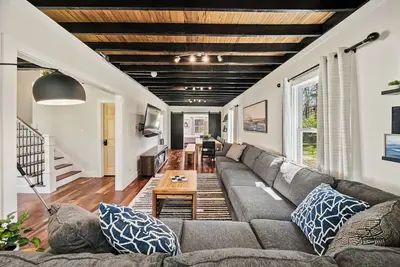 Image de Family-Friendly Home w/Oversized Yard Near Tasting Rooms, Dt New Buffalo & Beach