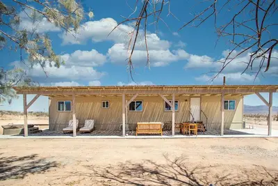 Image de Desert Dream Cabin w/Healing Soaking Tub! Private Escape near Joshua Tree, Ca