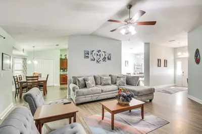 Image de Crestview Family Home: Screened Porch & Games!