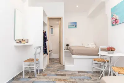 Image de Luxury Naxos Suites | Superior Triple Studio | 150m From Agios Georgios Beach | City Center | Saint George