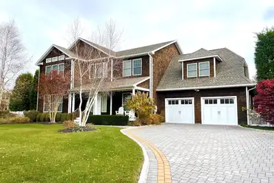 Image de Ideal for family: pool, park, tennis, mins from Southampton Village/Beaches