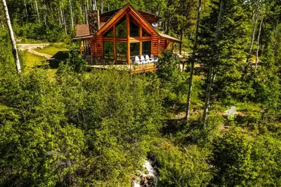 Image de Luxury log cabin on 35 ac with hot tub