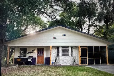 Image de Nature Coast home near boat ramps, manatees, kayaking, hiking, biking, & fishing