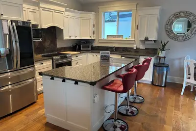 Image de Bright Spacious Home w/ Kids Areas