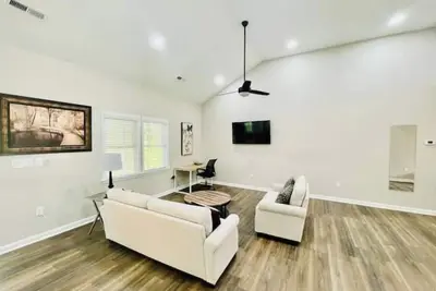 Image de Nice Casa Verde, 3/B-2-Full Bath
