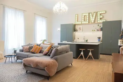 Image de The Ballroom. Recently renovated huge 2 Bed, city centre.