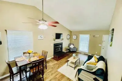 Image de Comfy 2Bed 2Bath, Townhouse, Near Hospitals/D-Town\n\n