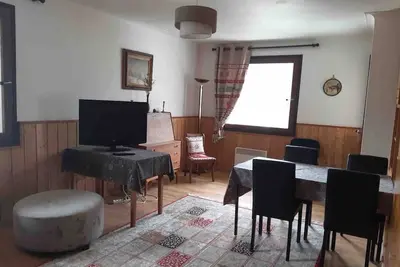 Image de Appartement 'Chaleureux La Montagne' avec jardin privé et balcon