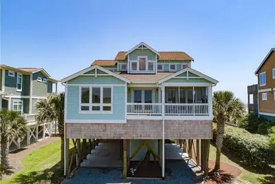 Image de \"O Say Can You Sea\" the beautiful views from this oceanfront home with a private pool