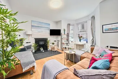Image de Princess Yellow 1~ Comfortable Coastal Central Apt