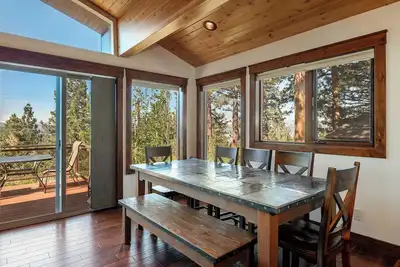 Image de Lake View Stylish Timber House - South Lake Tahoe. Nevada\n
