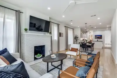 Image de Modern Luxe Retreat w/Patio, walk to Dickies, close to Will Rogers and Tcu