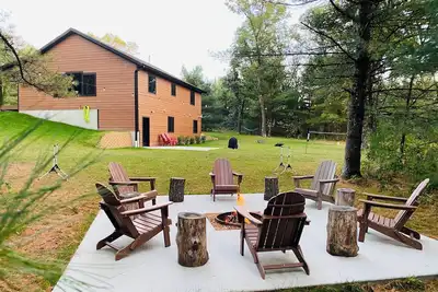 Image de Bear Paw Lodge • Luxury Cabin • Game Room • Fire Pit