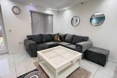 Image de 3-Bed House in Northolt