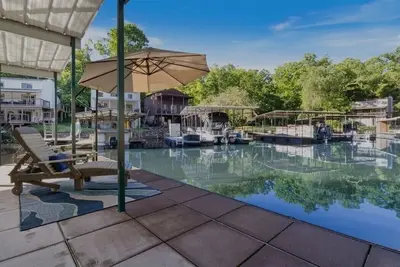 Image de Lakefront Grand Glaize Getaway w/ Dock & Water Toys