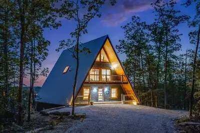 Image de Brand new A-frame. Dragonfly Inn, overlooking Daniel Boone National Forest