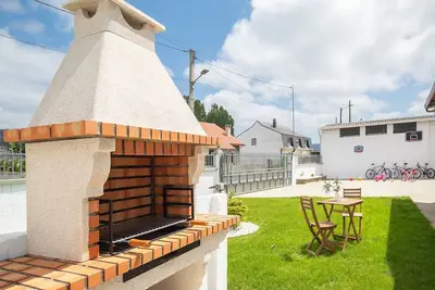 Image de Ag Casa Belenda con JardĂn 11pax, Santiago a 40km
