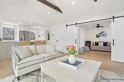 Image de Newly Renovated New Seabury Mews Home!