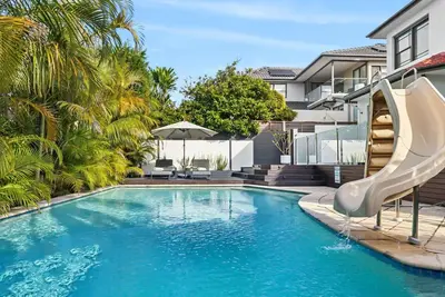 Image de Incredible 5 Bedroom Family Home with Pool!