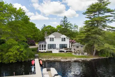 Image de Gorgeous Luxury Freetown Lakefront: Panoramic Views, Fire Pit, Bbq, Near Cape Cod and Boston