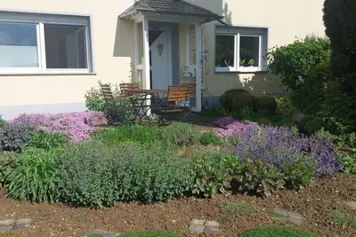 Image de Gemütliche Ferienwohnung mit Terrasse und Wunderschönem Garten