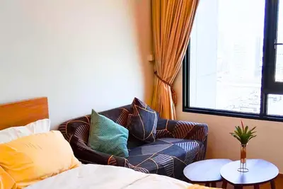The Livin Phetkasem High Rise Condo for rent near Mrt and the convenience store.