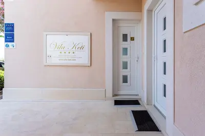 Studio apartment 1 in Villa Keti- Pool and Wellness with Saunas, Jacuzzi and Gym