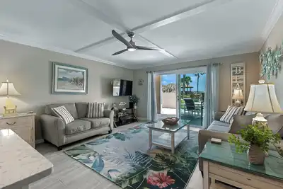 Image de Luxury Beach Living In This Renovated Ground Floor Oceanfront 3br Condo!