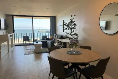 Image de New Beach Front Paradise | 31+ Day Stays | Comfort