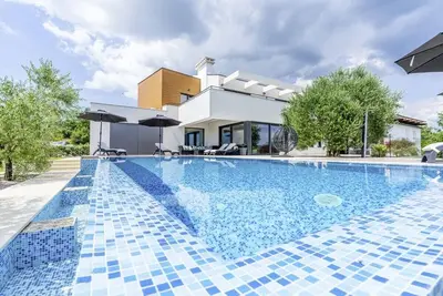 Image de Villa Pedena in Sveta Katarina - Haus für 8-10 Personen