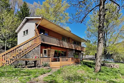 Image de Almost Heaven | Cozy Home, Fireplace, Boat Slip + Lake Views!