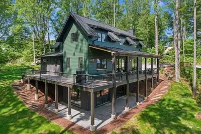Image de Colorscape | Bright 4br Mountain Retreat w/ Hot Tub, Ping Pong & Biltmore Pass