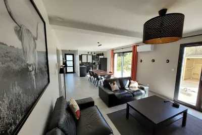 Image de Villa proche de Lyon classé trois étoiles au gite de France (pour 12 personnes)