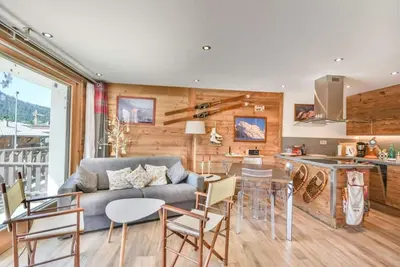 Image de 1er étage, balcon, parking, casier à ski, 44m², Les Gets
